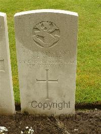Etaples Military Cemetery - White, Reginald Bayly